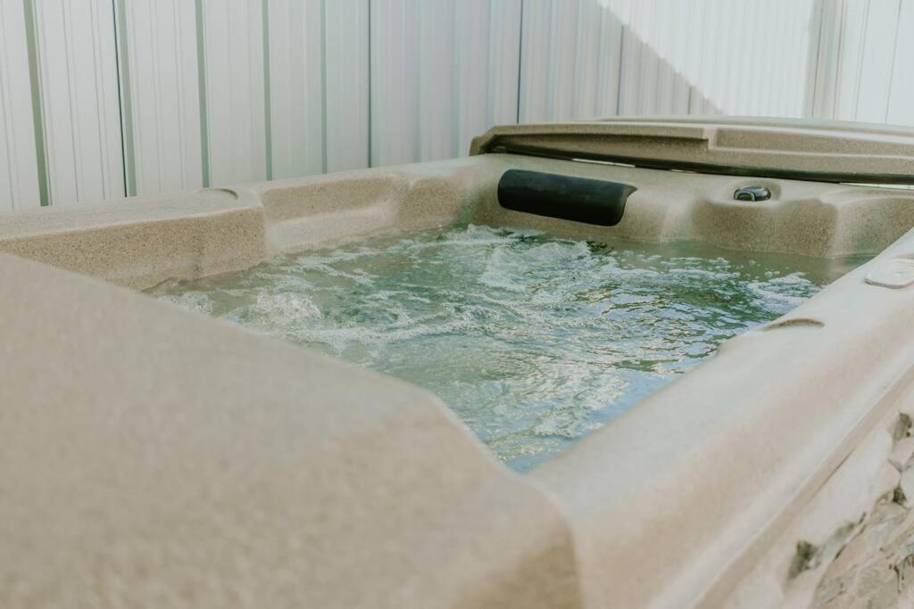 Agave Tiny House At Cactus Flower-Hot Tub-Pet Friendly-No Pet Fees! 앨버커키 외부 사진