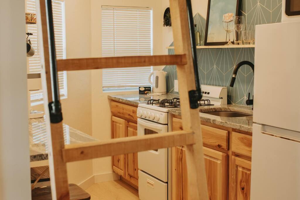 Agave Tiny House At Cactus Flower-Hot Tub-Pet Friendly-No Pet Fees! 앨버커키 외부 사진