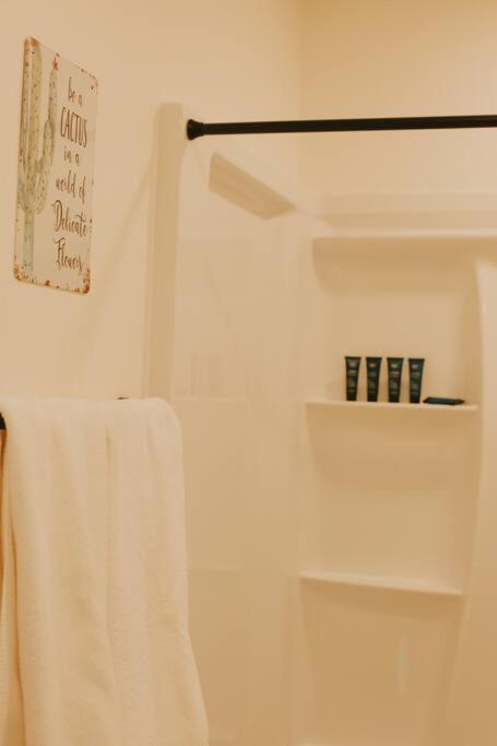 Agave Tiny House At Cactus Flower-Hot Tub-Pet Friendly-No Pet Fees! 앨버커키 외부 사진