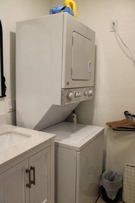Agave Tiny House At Cactus Flower-Hot Tub-Pet Friendly-No Pet Fees! 앨버커키 외부 사진