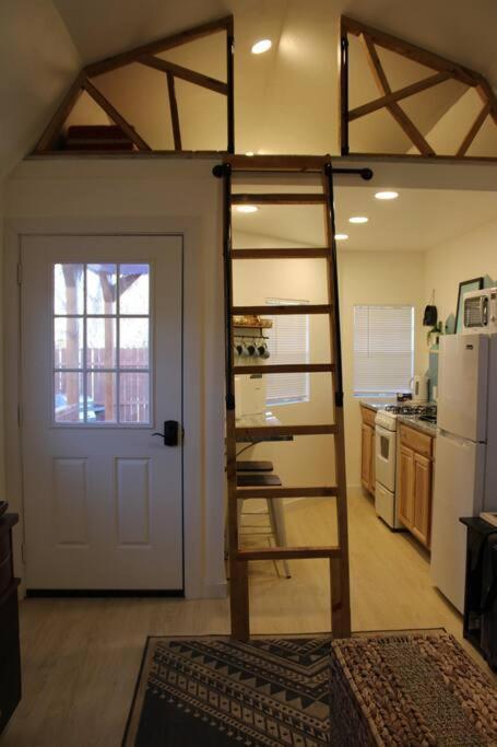 Agave Tiny House At Cactus Flower-Hot Tub-Pet Friendly-No Pet Fees! 앨버커키 외부 사진