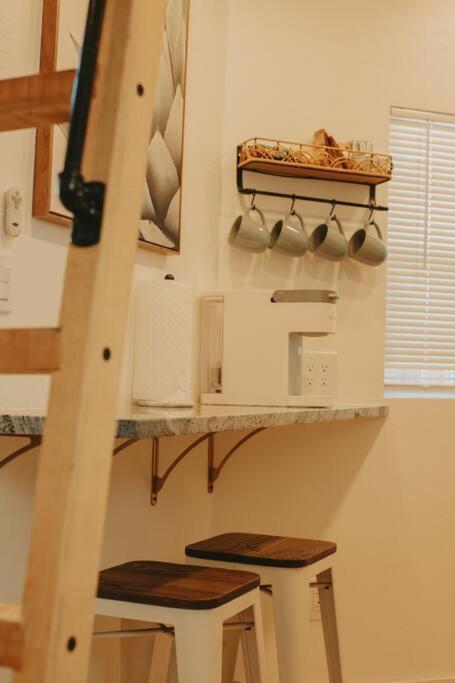 Agave Tiny House At Cactus Flower-Hot Tub-Pet Friendly-No Pet Fees! 앨버커키 외부 사진