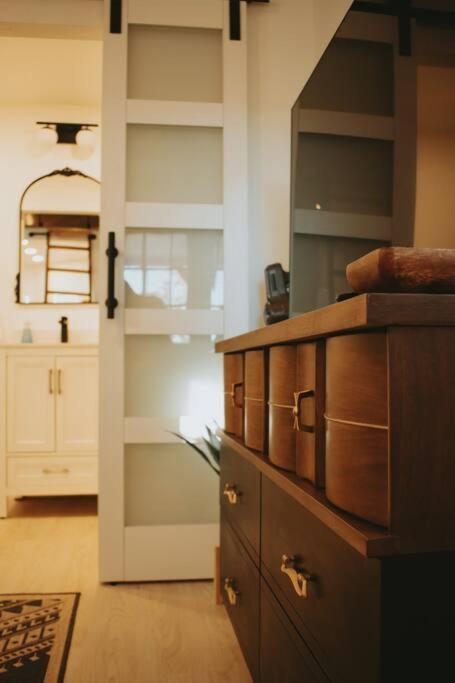 Agave Tiny House At Cactus Flower-Hot Tub-Pet Friendly-No Pet Fees! 앨버커키 외부 사진